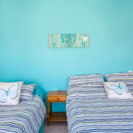 2 Bedrooms With Shared Pool Terrace And Wifi At Puerto De La Cruz 1 Km Away From The Beach Apartament *