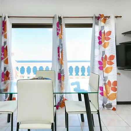 Apartment Seaside Terrace Apartment: Puerto De La Cruz Pool Retreat *